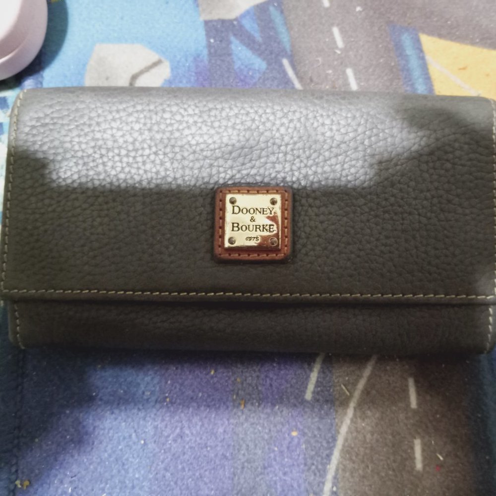 Dooney and Bourke wallet